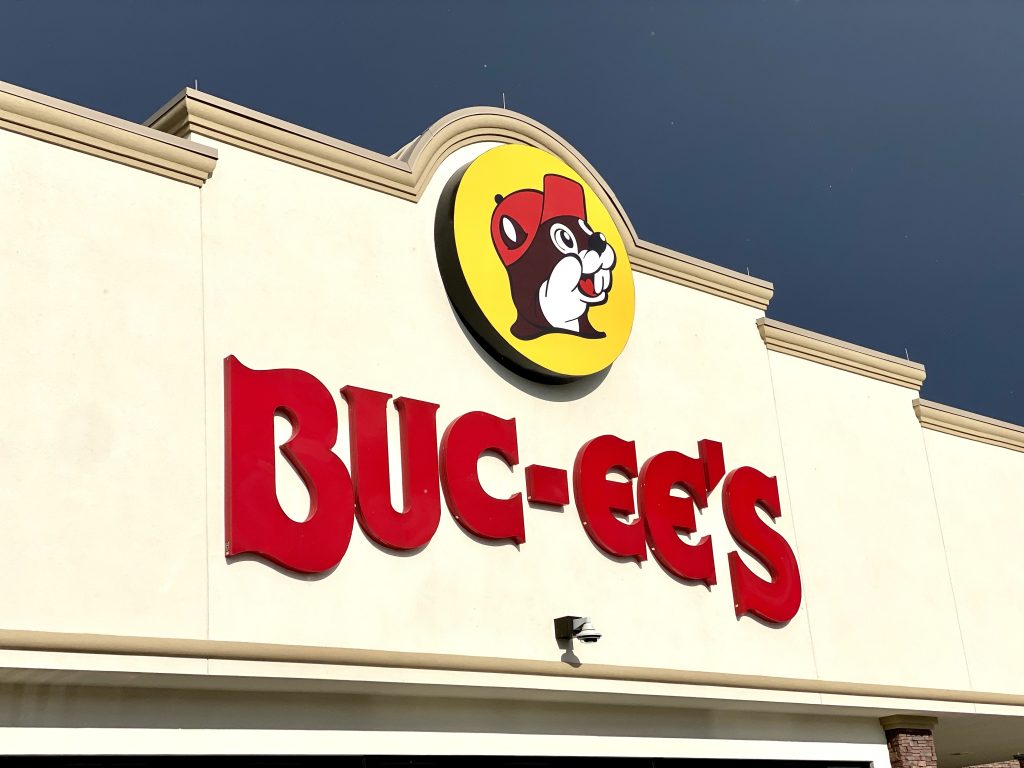 The sign on the out side of the building at Buc-ee's.