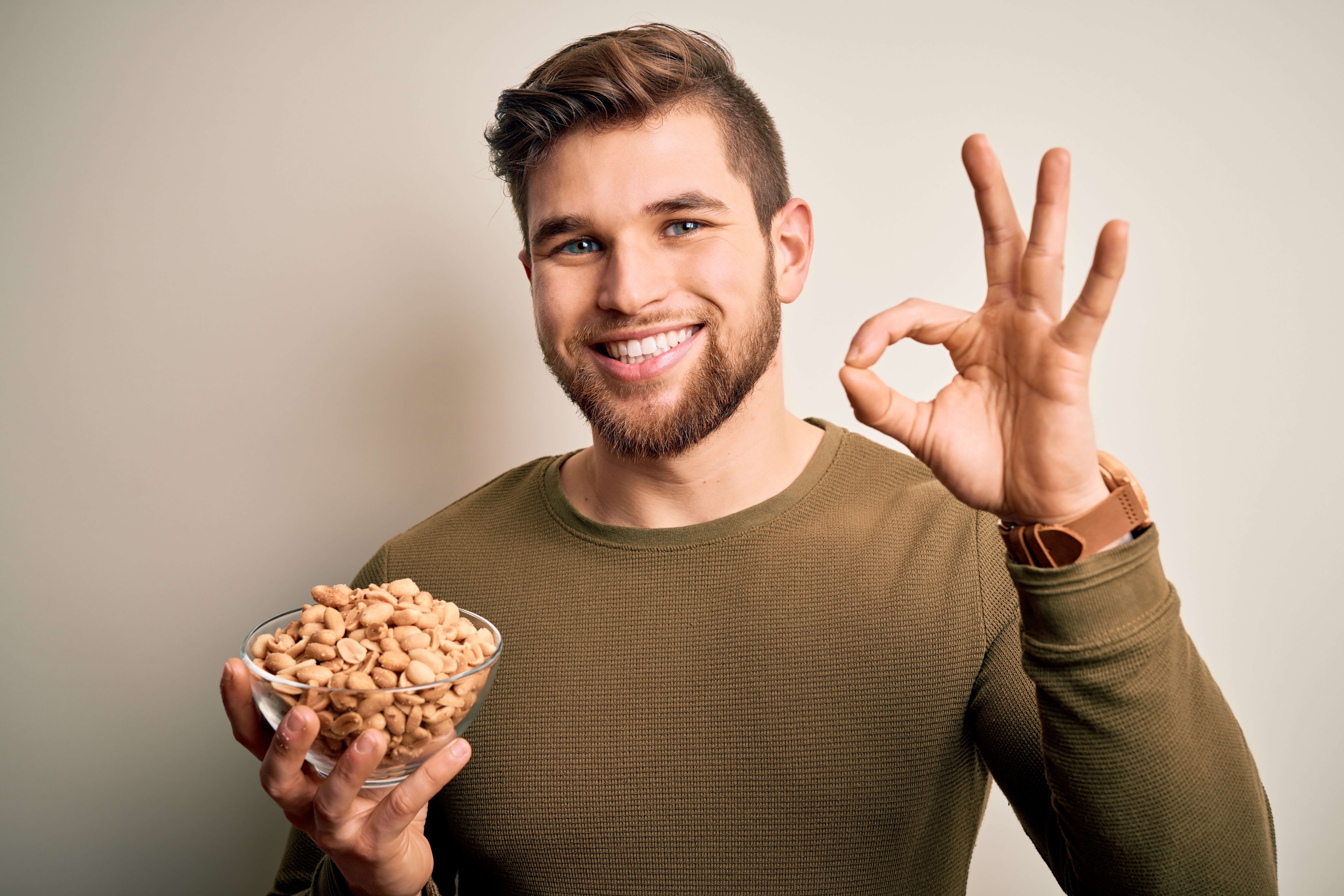 Go Nuts! 9 Excellent Low-Carb Choices
