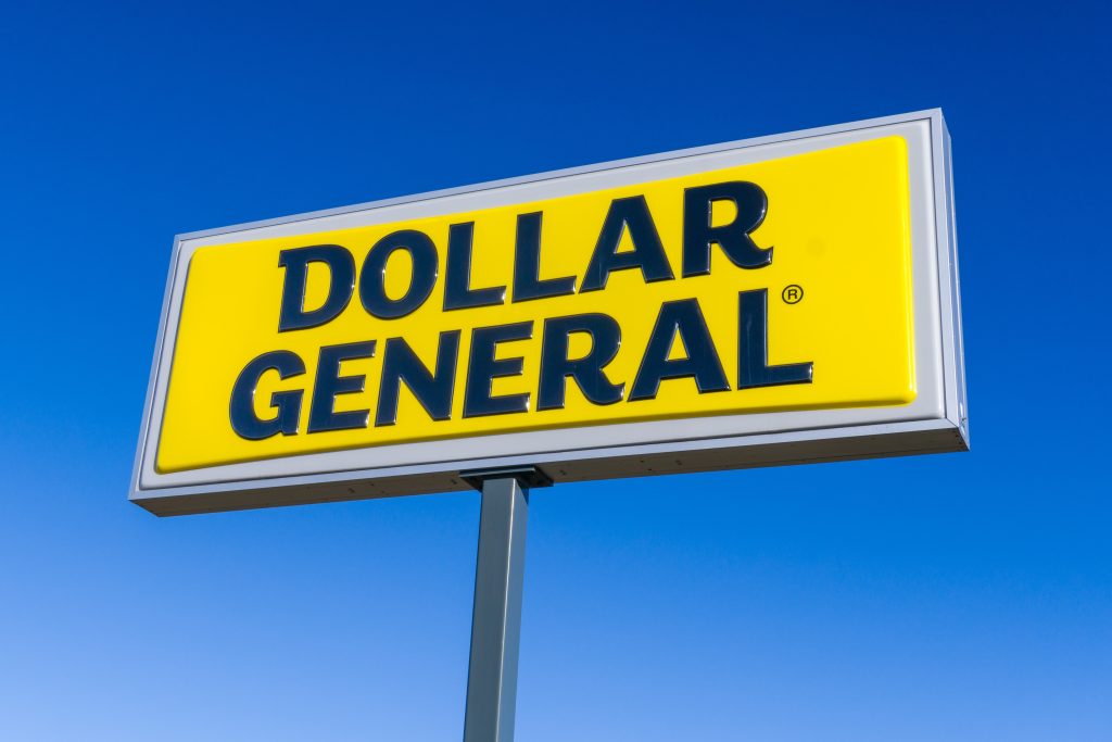 Dollar General sign.