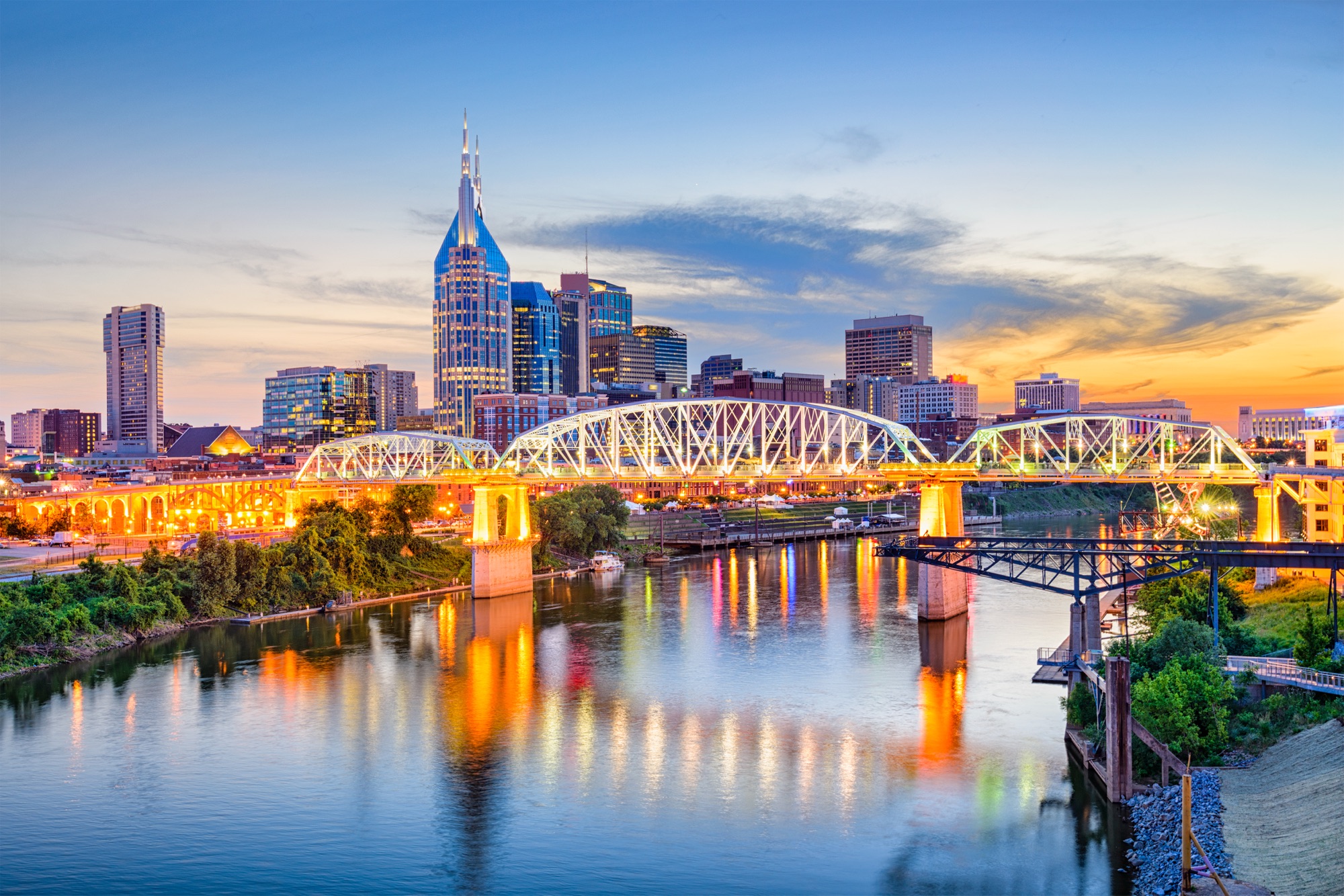 World-Famous Nashville Hot Chicken: 6 Must-Visit Hotspots